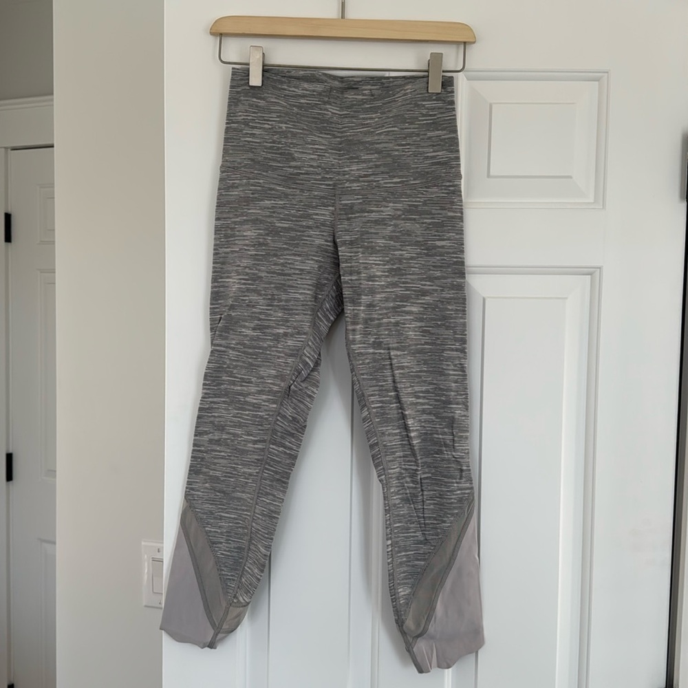Lululemon Scalloped Capri Leggings